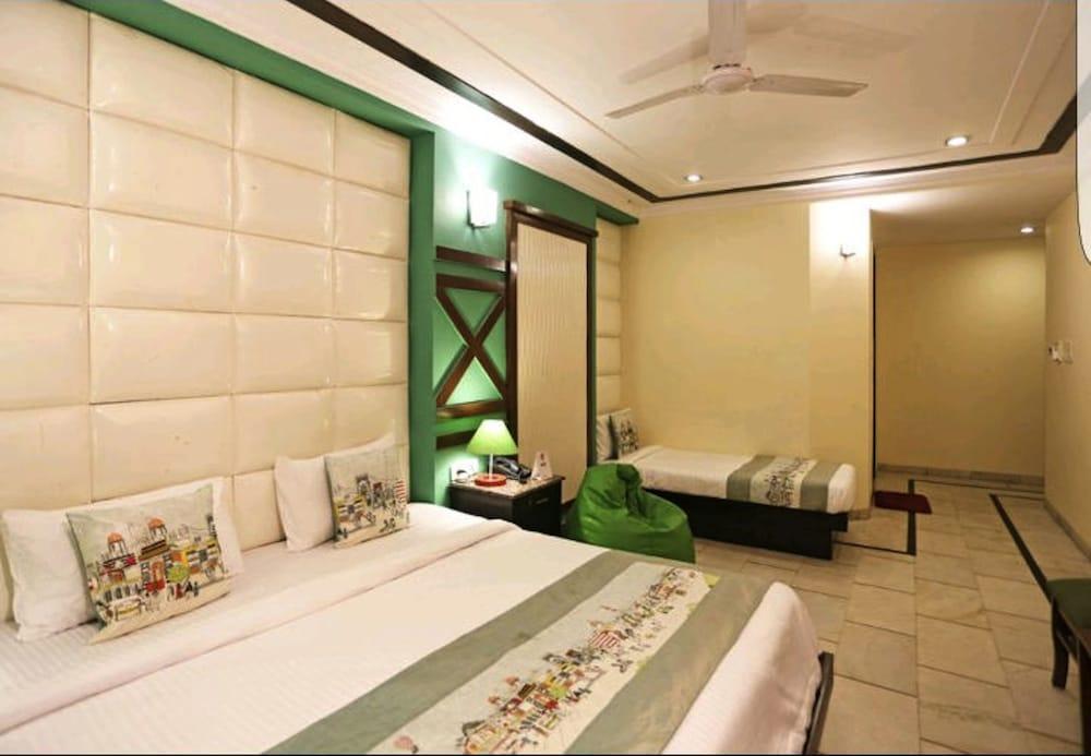 Hotel Unistar New Delhi Eksteriør billede