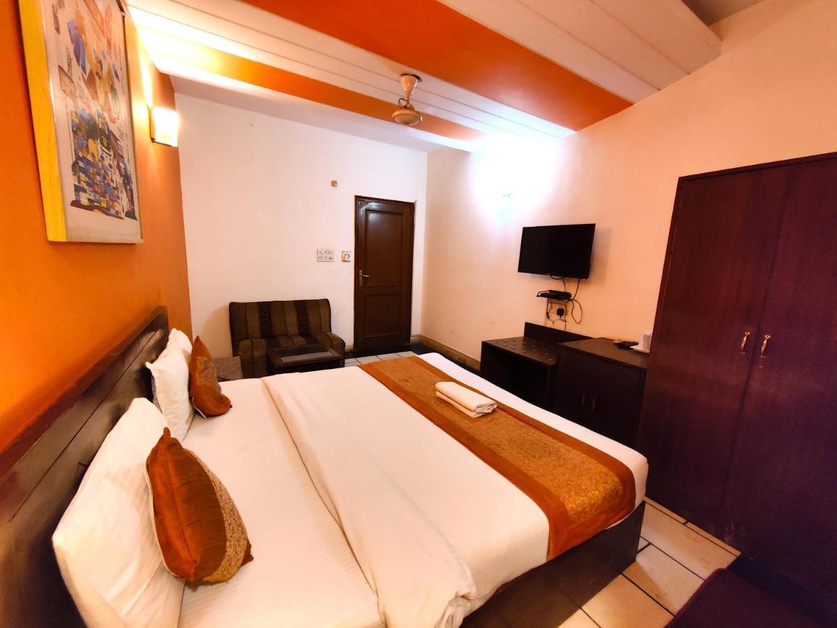 Hotel Unistar New Delhi Eksteriør billede