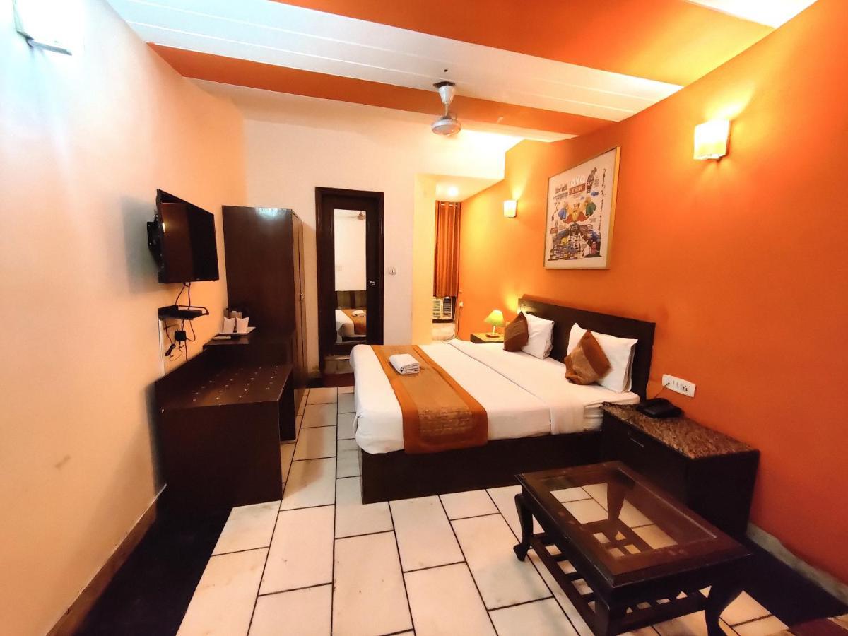 Hotel Unistar New Delhi Eksteriør billede