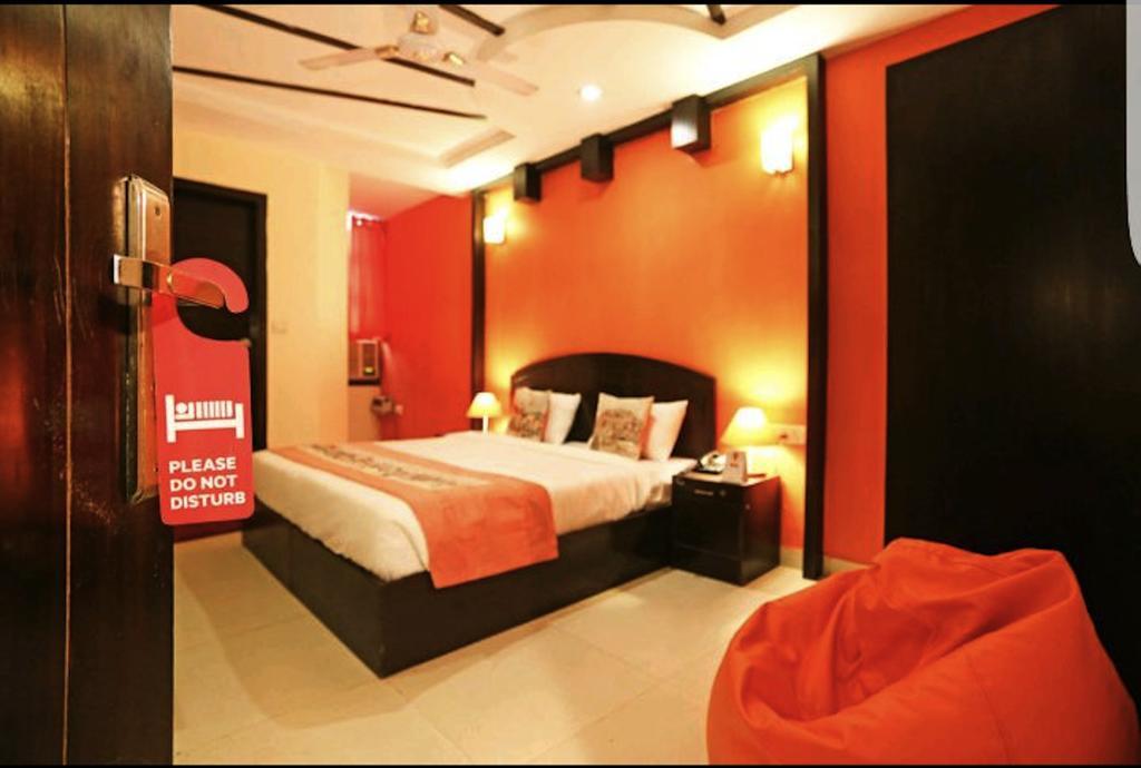 Hotel Unistar New Delhi Eksteriør billede