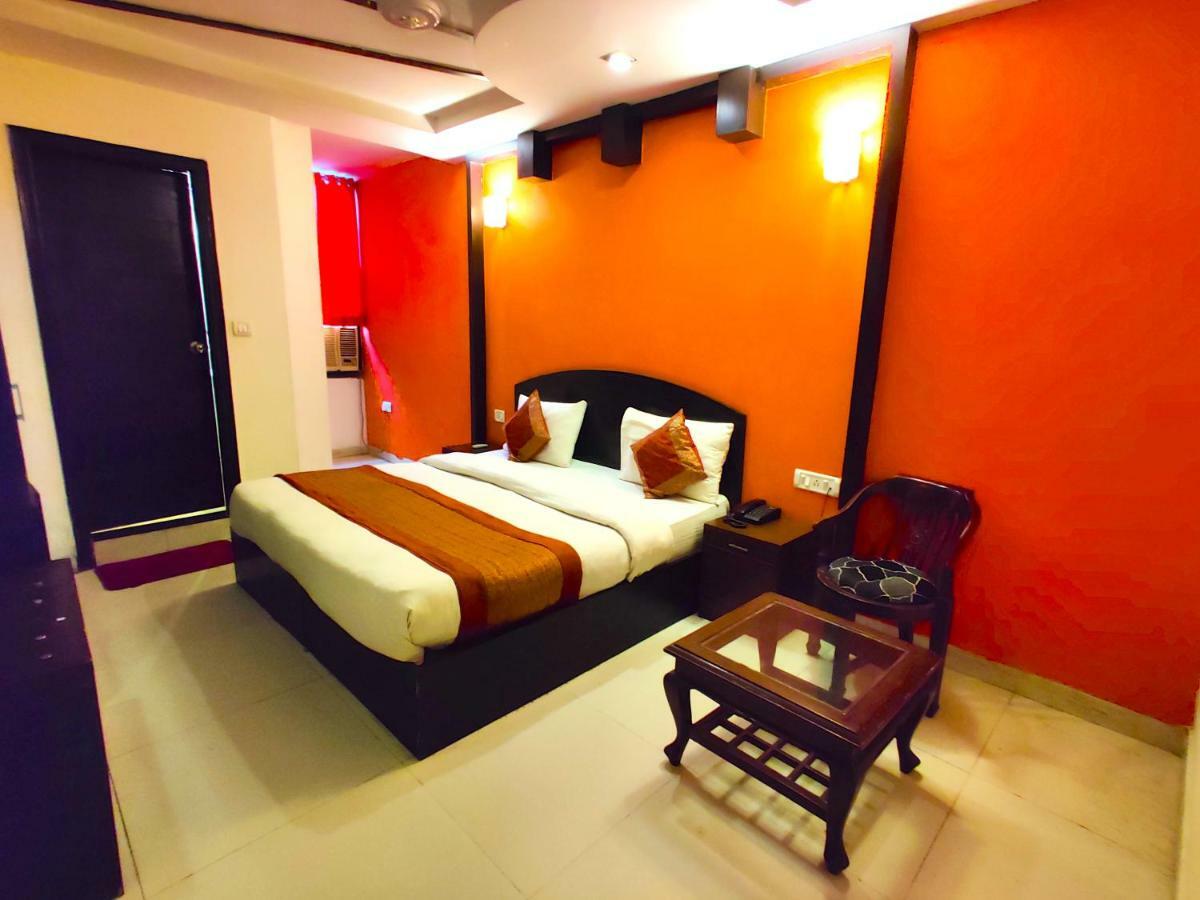 Hotel Unistar New Delhi Eksteriør billede