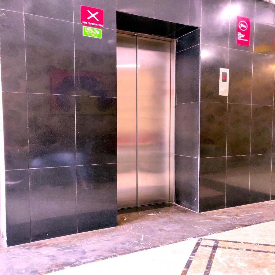 Hotel Unistar New Delhi Eksteriør billede